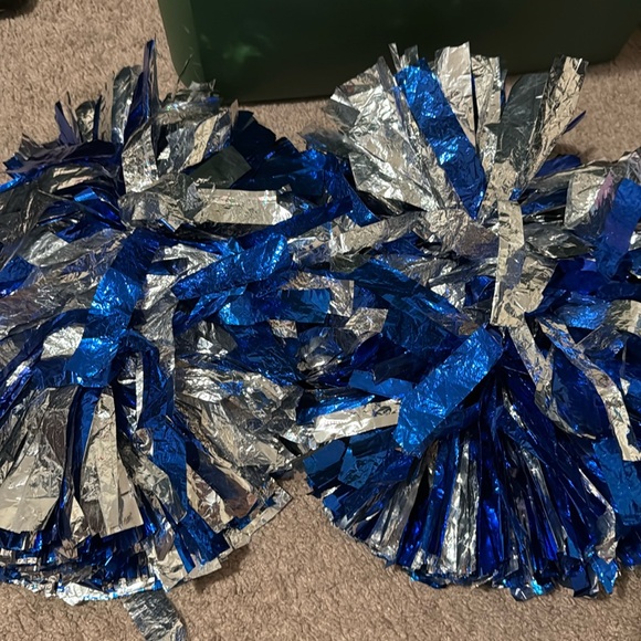 Metallic blue and silver cheerleading pom-poms ❤️ - Picture 1 of 2